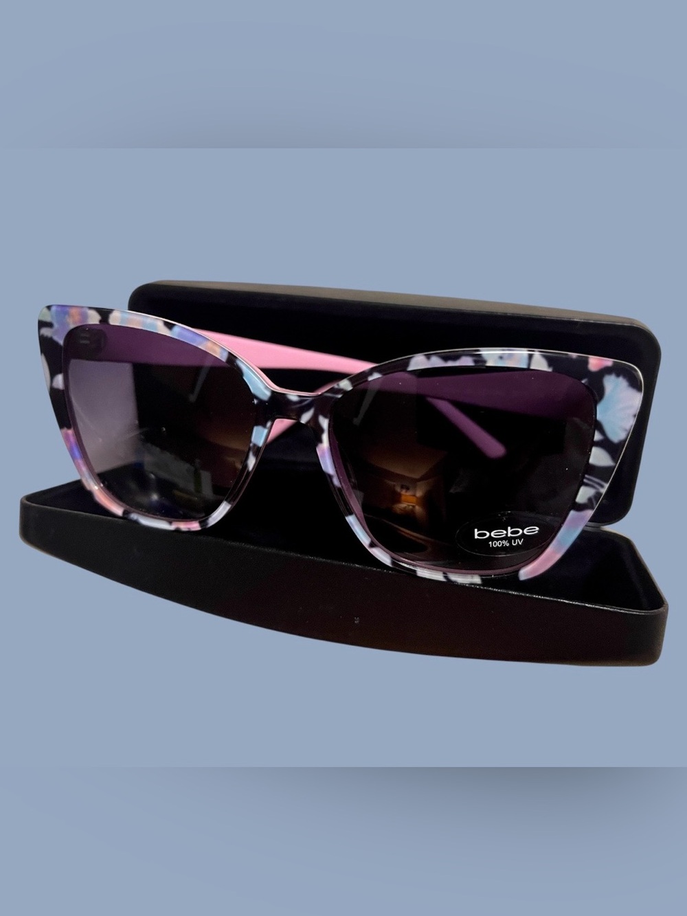 bebe New in Case Sunglasses Floral Pink/blue/crystals & logo side 100% UV